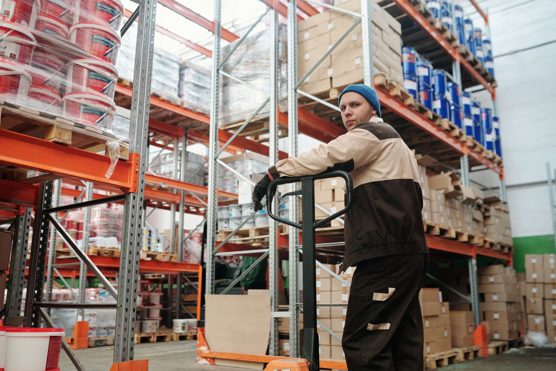 Air-cargo warehouse receiving and racking