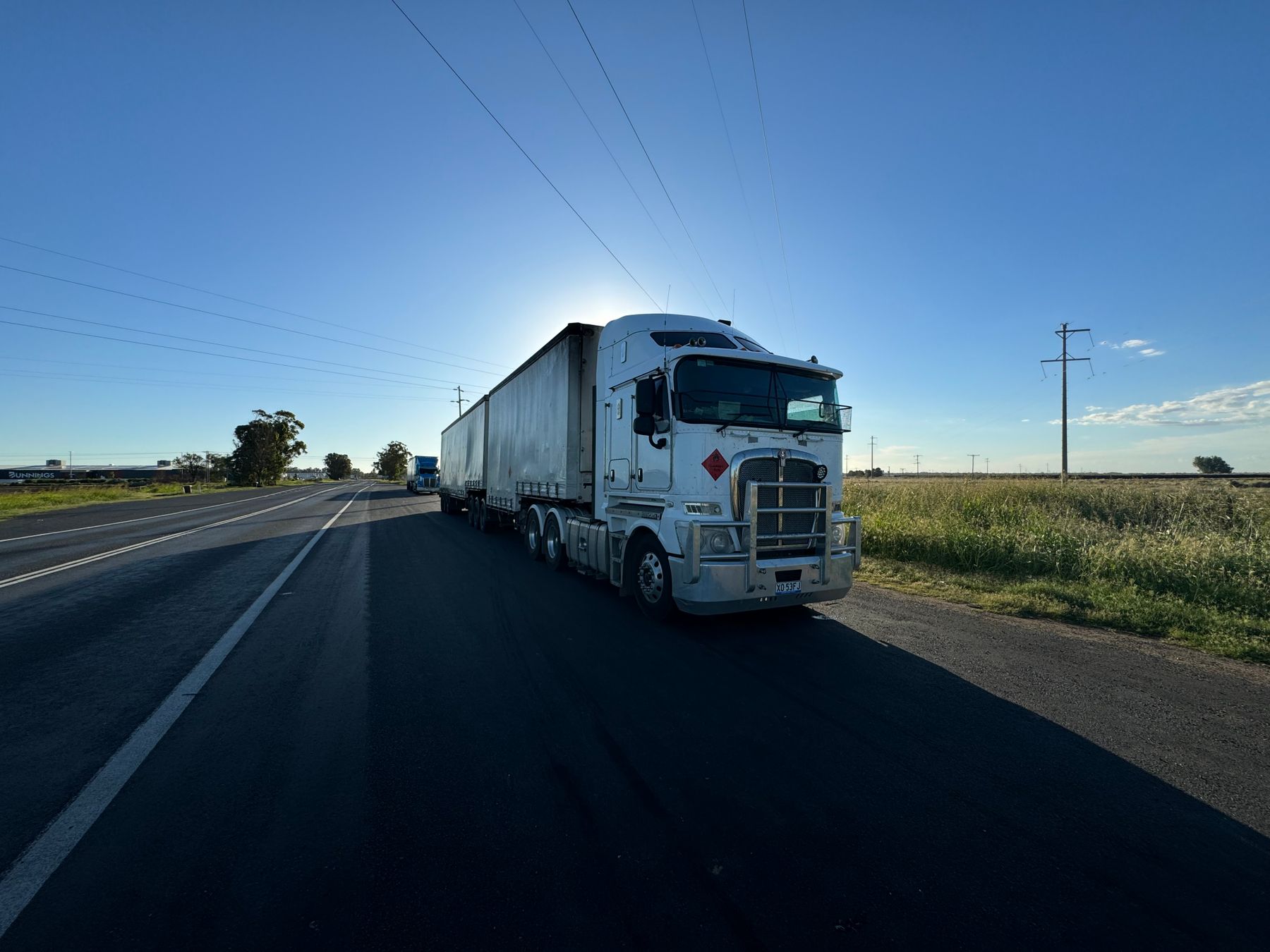 Line-haul truck connecting port and city