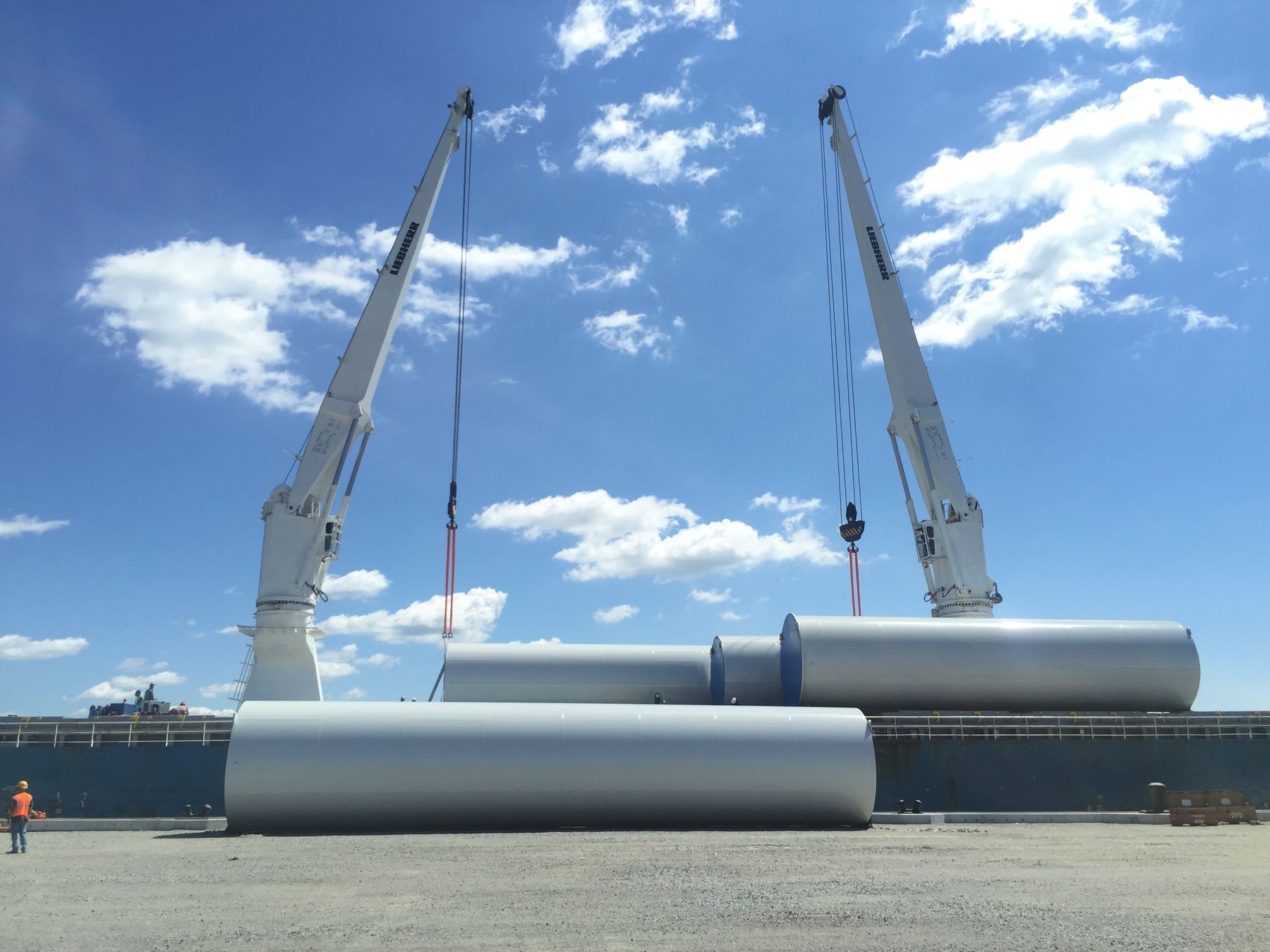 Tandem mobile-crane lift of heavy steel sections